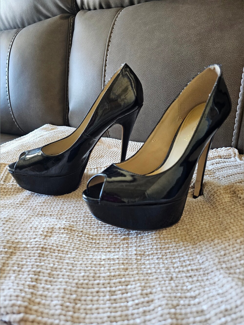 ALDO Glossy Black Platform High Heels Peep Toe Size 8